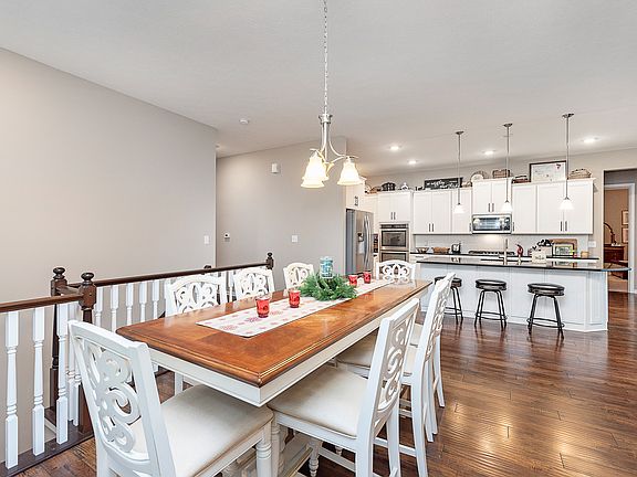 4th image of 7940 Village Green Dr