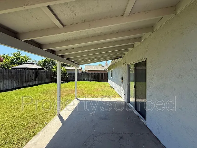 1462 Snyder St — Photo 31