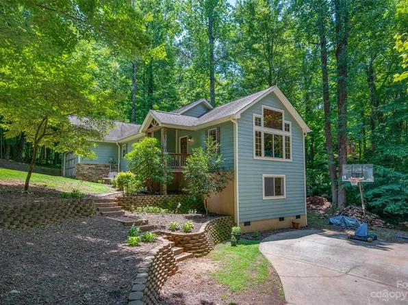 280 Cherokee Cir, Tryon, NC 28782