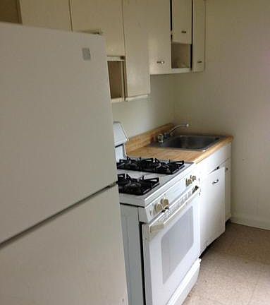 4th image of 2618 Kirk Ave