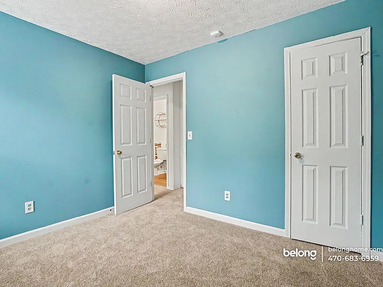 5599 Windfall Ln — Photo 5