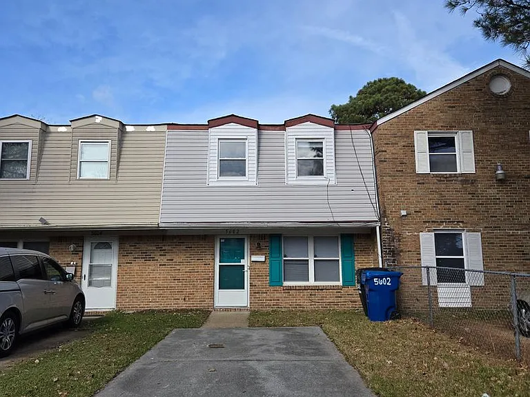 5602 Banbury Ct — Photo 2