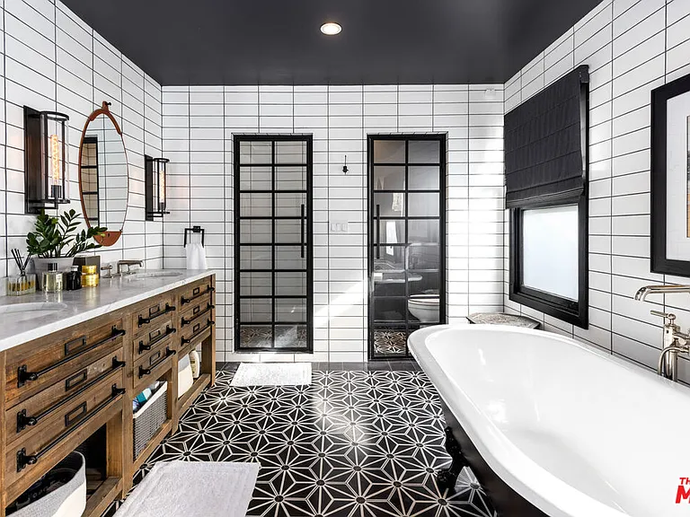 745 N Laurel Ave — Photo 14