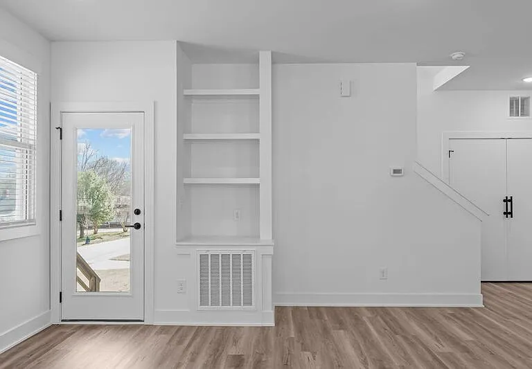 1316 E Lenoir St — Photo 15