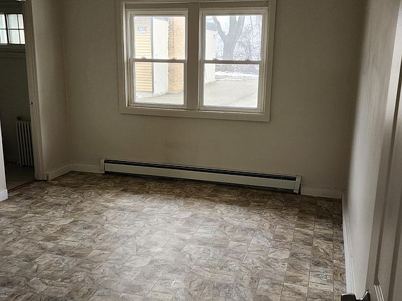 3rd image of 941 Broadway Ave