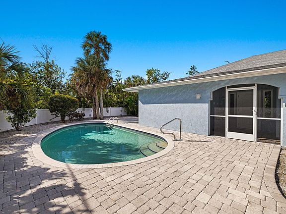4th image of 690 Purdy Dr