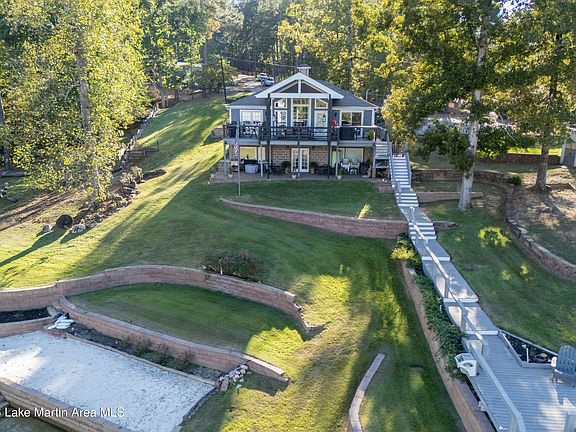 4th image of 320 Tulip Dr