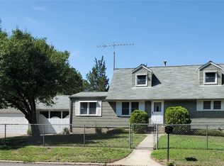 1 Tucker Ln, Centereach, NY 11720
