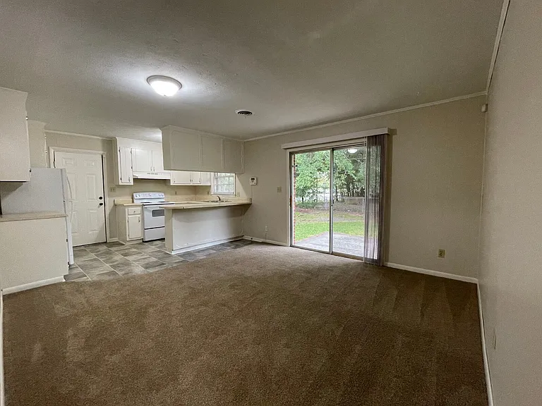 4912 Rosehill Rd — Photo 3
