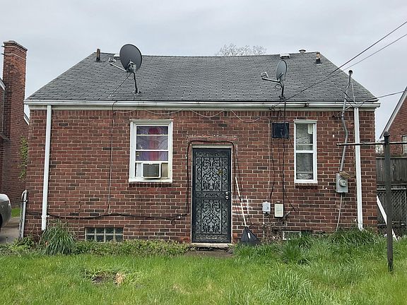 3rd image of 20006 Hanna St