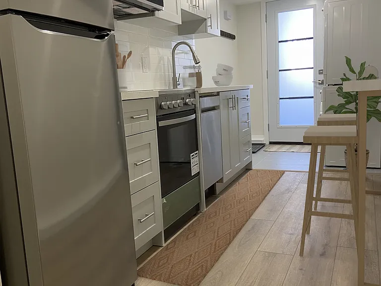 671 Crawford St #BASEMENT — Photo 3