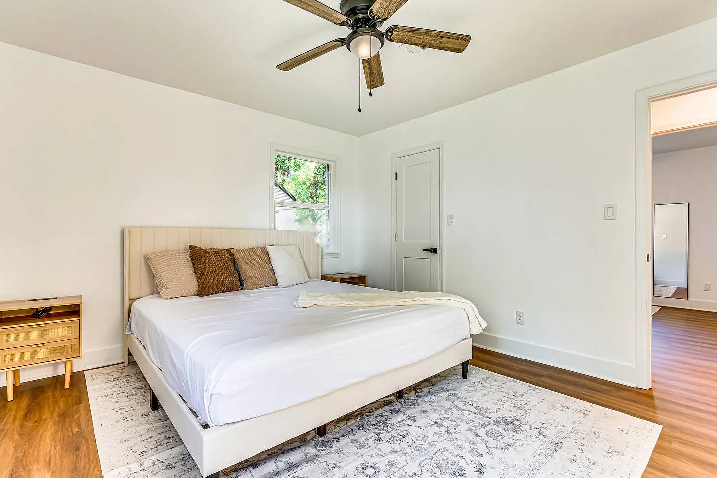 3 bed, 1539 sqft, $2,450 — Photo 4