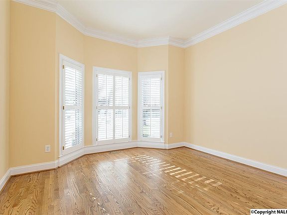 5th image of 3109 Chamlee Pl SE