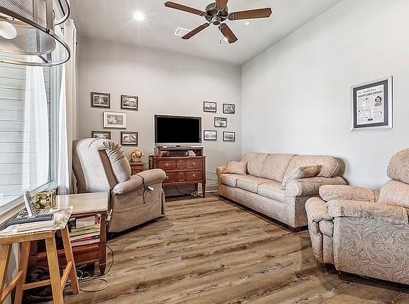 5th image of 504 Ist St #102