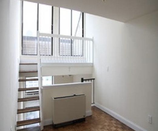 3rd image of 200 Lexington Ave Lbby 7