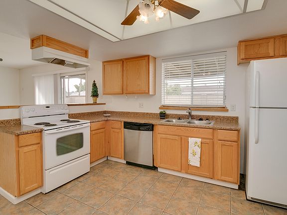 5th image of 625 E Calle Adobe Ln