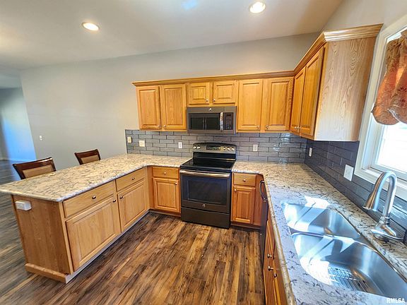 5th image of 928 W Trailcreek Dr