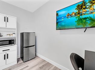 255 Somerset St E #4, Ottawa, ON K1N6V5