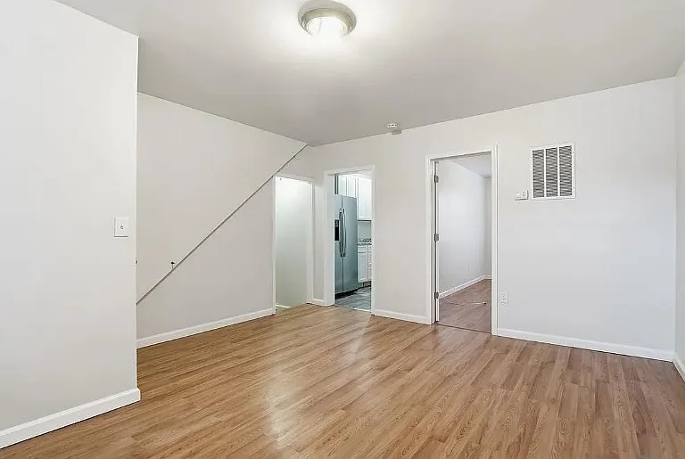 1310 N Ellwood Ave — Photo 4