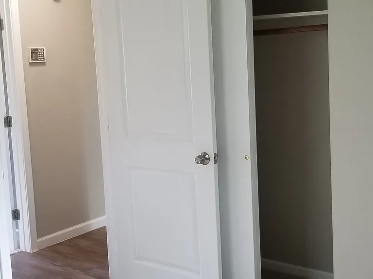 10509 Sierra Dr — Photo 8