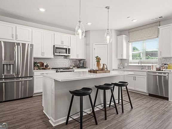 2nd image of 102 Wilder Ridge Way
