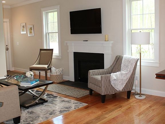 5th image of 111 Compass Point Dr #91