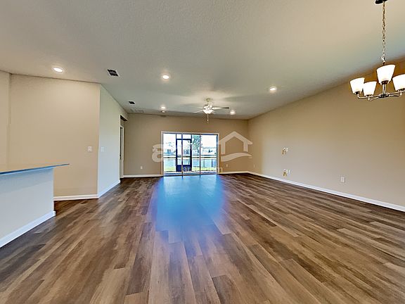 5th image of 245 Edge Park Trl