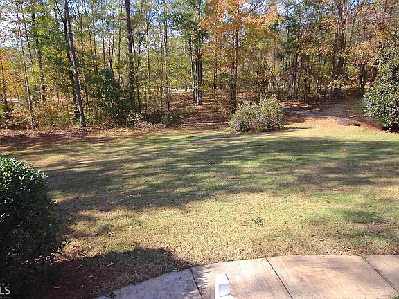3rd image of 195 Gladys Ln