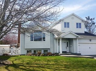 270 Bayview Ave, Massapequa, NY