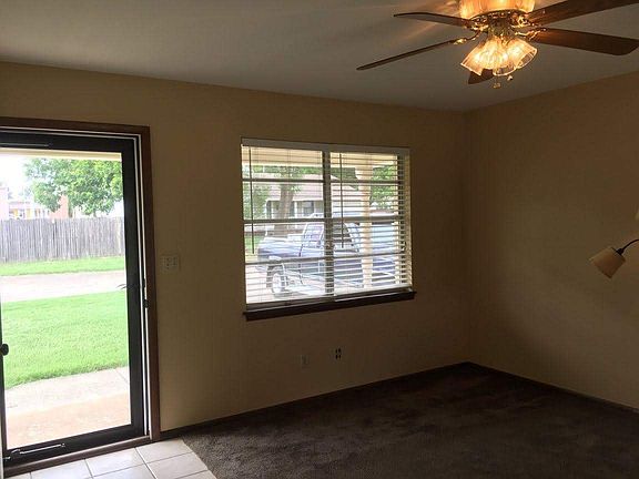 5th image of 4717 SE 28th St