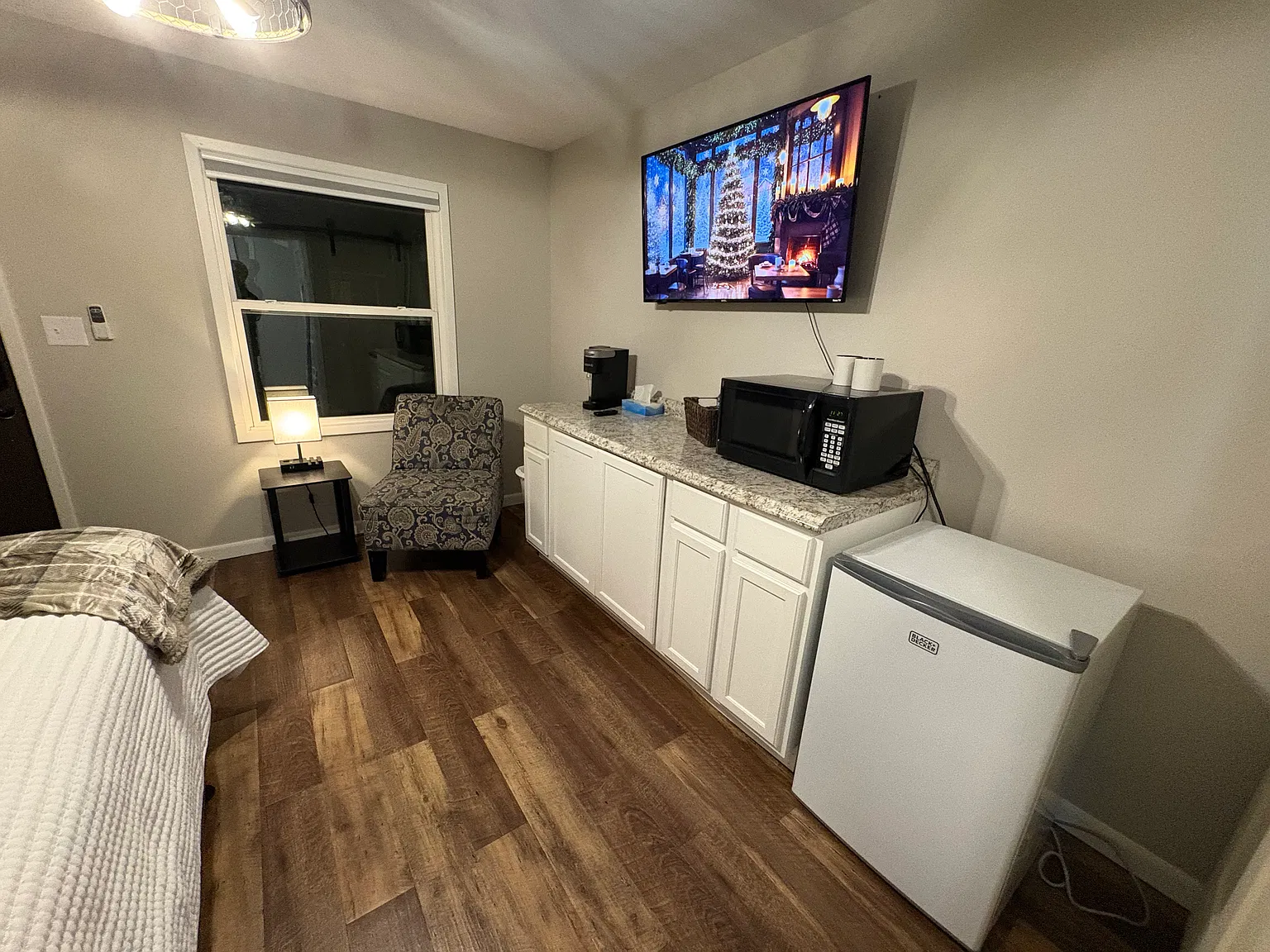 Studio, 290 sqft, $950 — Photo 1