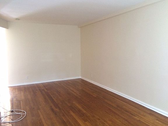 3rd image of 2548 72nd St #2
