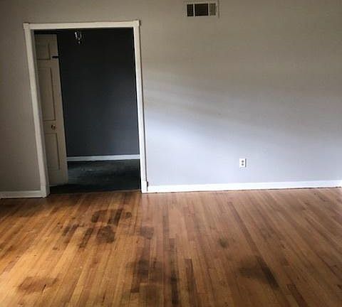 5th image of 8924 Chesterfield Dr