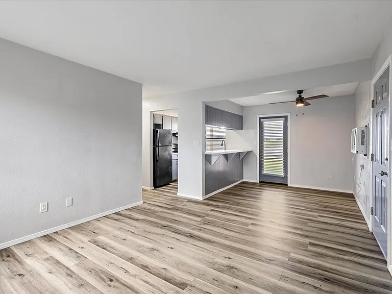 4009 NW Ozmun Ave #C2 — Photo 2