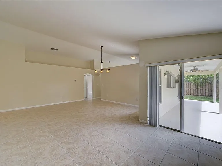 13348 NW 13th St — Photo 10
