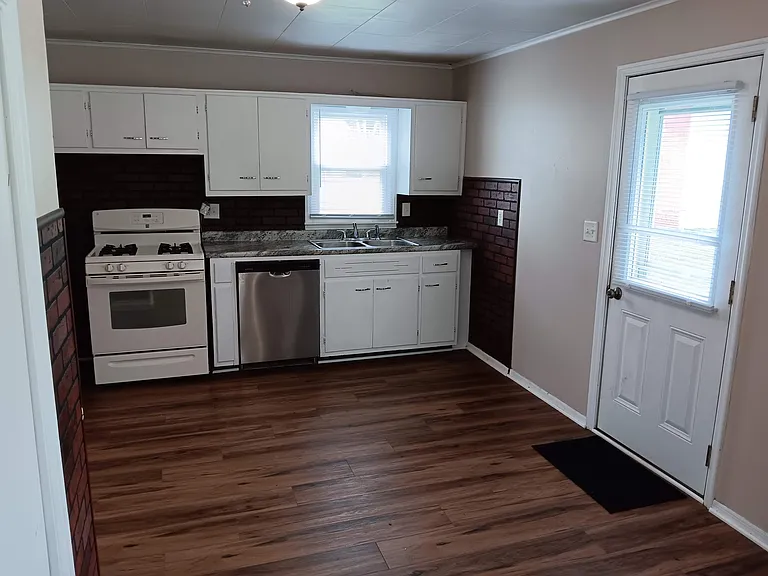 1123 Parrish St — Photo 7