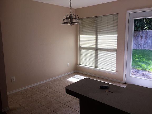 3rd image of 222 Saddleback Springs Dr