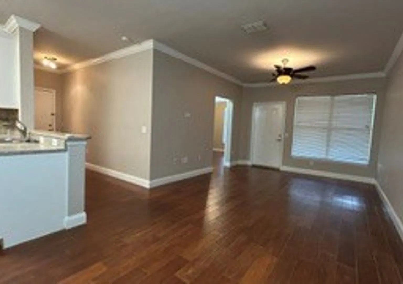 Beautiful 1BR/1BA corner unit featuring an enclosed balcony — Photo 4