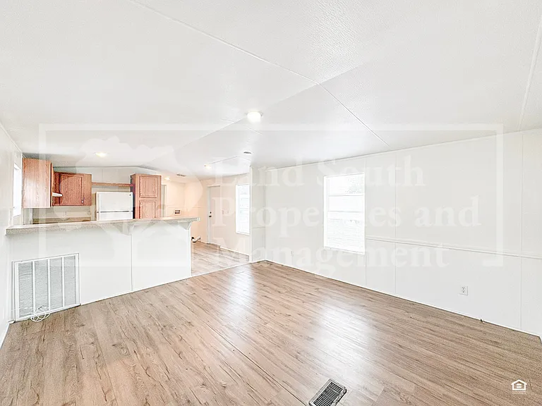 1155 Meadow Lawn St — Photo 5