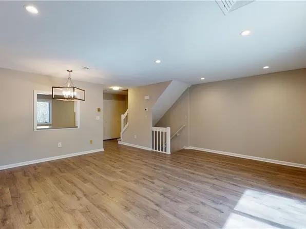 12 Cardinal Drive #12, Farmington, CT 06032