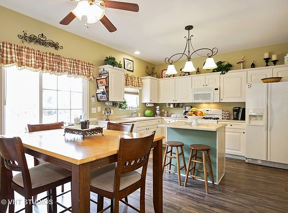 5th image of 290 Copper Mountain Dr