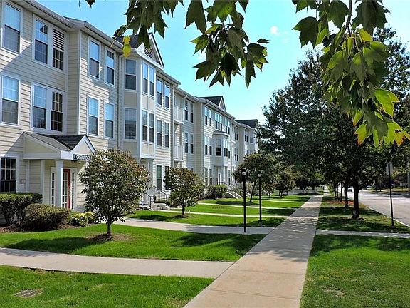 2nd image of 31 Greenridge Ave APT 2L