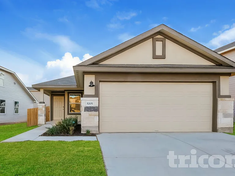 5205 Saddle Club Dr — Photo 1