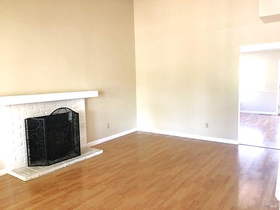 2nd image of 1508 Gladstone Way