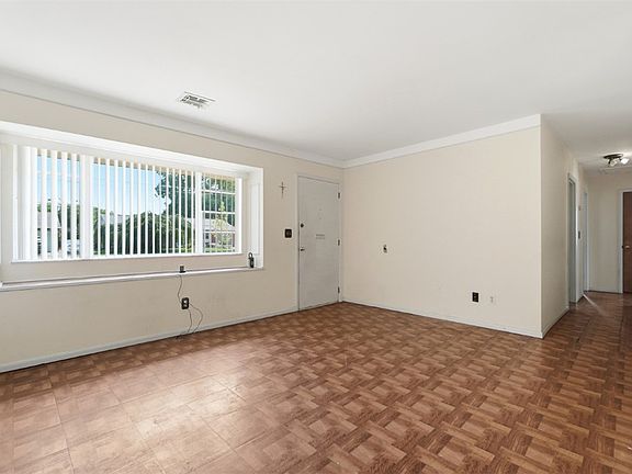4th image of 266 Nelson Ln