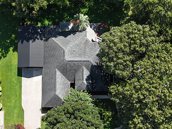 5th image of 111 Charleston Ct