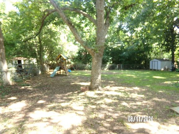 2nd image of 803 E Brazos St