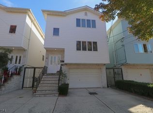82 Somme St, Newark, NJ 07105