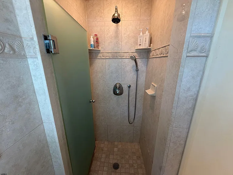 415 N Harvard Ave — Photo 6