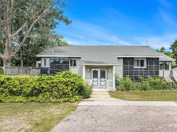 258 Division St, Eastlake, MI 49626